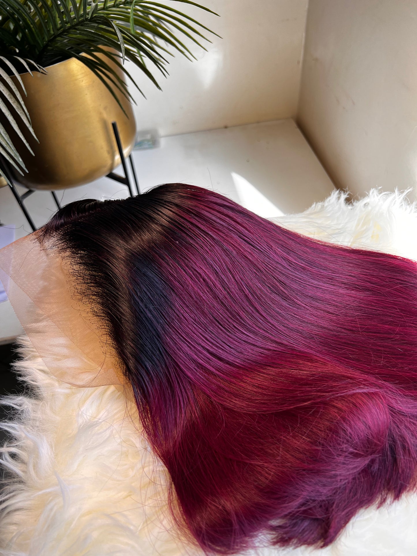 "CHERRY VELVET" PERRUQUE LISSE FRONTALE 100% HUMAN HAIR AVEC RACINES NOIRES